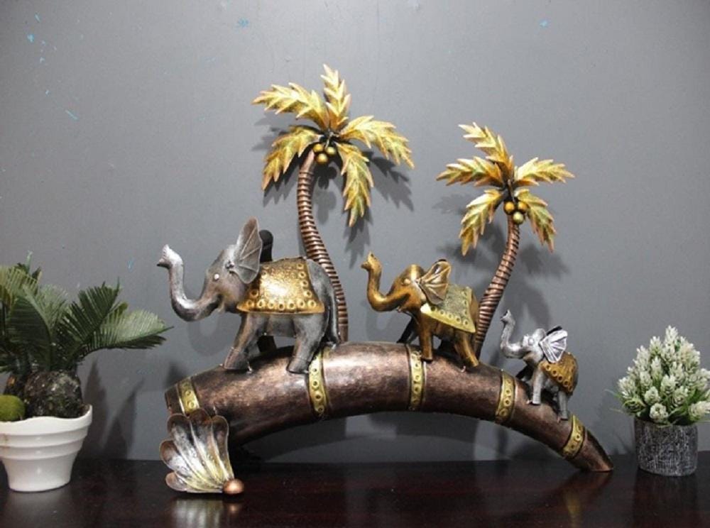 Metal Elephant Family Sculpture: Rustic Palm Tree Accent Decor